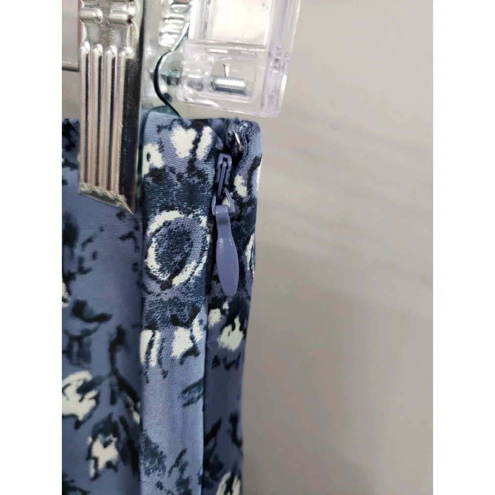 Size 2 Club Monaco Trycia Floral Midi Skirt Blue White Flower Floral cottagecore